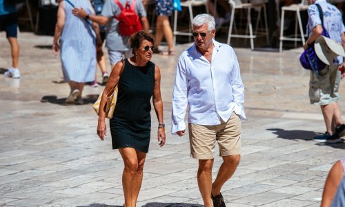 Haljine svih boja i duljina: Ovog ljeta uživamo u stilskoj raznolikosti na Jadranu