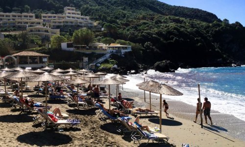Turistički raj u kojem ljetuju i Hrvati na rubu kaosa: Tko će poslužiti goste ovo ljeto?