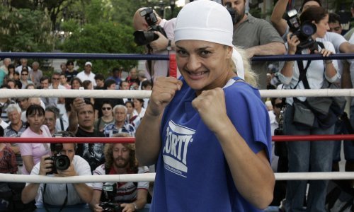 Preminula bivša prvakinja svijeta u boksu u 48. godini; njezin grad proglasio dan žalosti