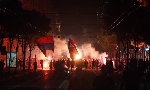 Nezapamćen kaos ispred Marakane; stampedo nakon žestoke tučnjave, krvavih ima na sve strane