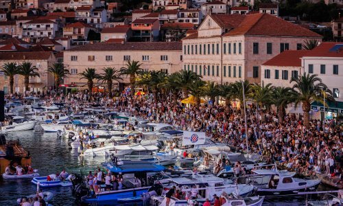 Emotivni prizori: Pogledajte spektakularnu atmosferu na koncertu u čast Olivera