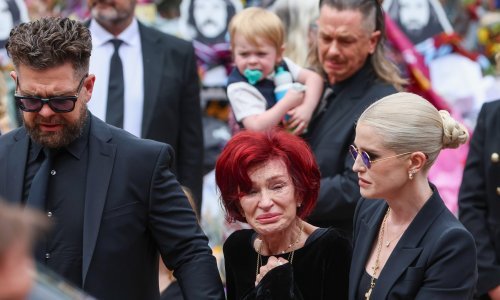 Tisuće ljudi na ulicama Birminghama: Ozzy Osbourne u posljednjoj vožnji rodnim gradom