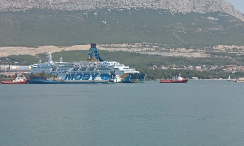 VIDEO Talijanski brod s azbestom stigao u Brodosplit. Imamo snimku!