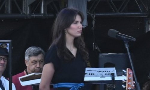 Tko je djevojka koja je dirljivom recitacijom otvorila vojni mimohod