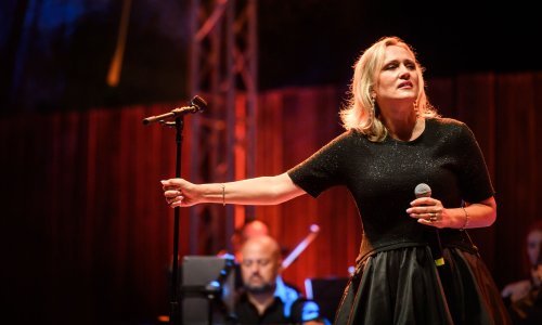 Vanna zablistala u dobitnoj haljini: Lako nosiva po ljeti, ali i prvim danima jeseni
