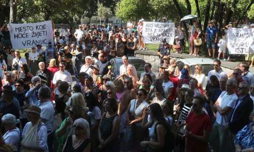 Stotine Splićana prosvjedovalo zbog broda s azbestom: 'Turci su pametniji od Hrvata'