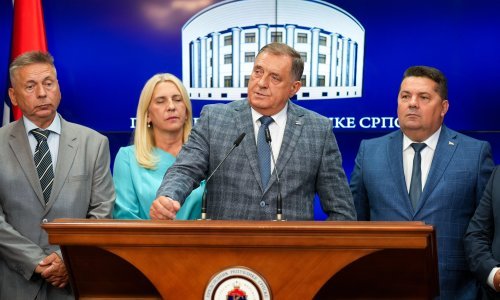 Dodik se ne namjerava povući, podržava ga Orban koji presudu smatra političkom