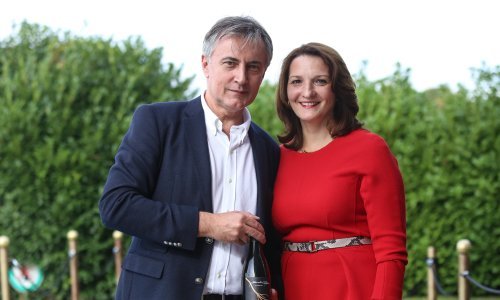 Svi znaju da sin pjeva uz Miroslava Škoru, a samozatajnu kći rijetko viđamo