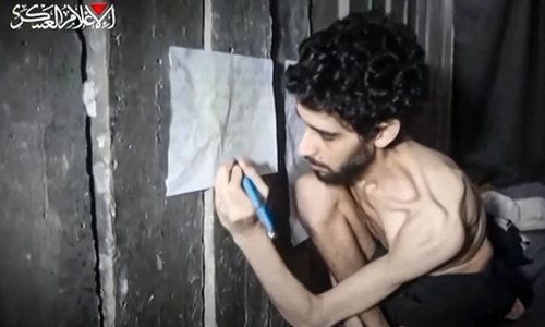 Hamas objavio mučne snimke izraelskih talaca, jedan kopa vlastiti grob