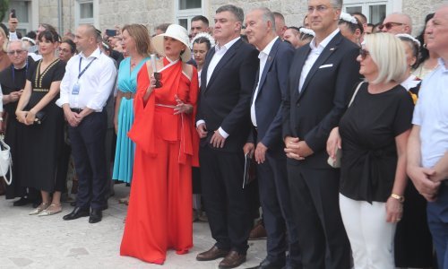 Sanja Musić Milanović iznenadila je stajlingom i privukla sve poglede u Sinju