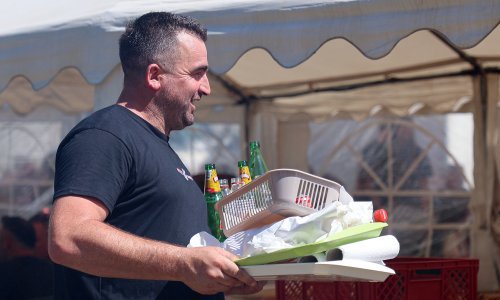 Cijene ića i pića na Thompsonovom koncertu u Sinju znatno niže nego u Zagrebu