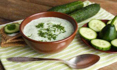 Idealna za vruće ljetne dane: Ova hladna juha od krastavaca gotova je u tren oka