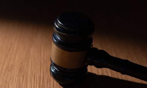 Državljan Hrvaške Dejan Tošić obsojen v BiH zaradi vojnih zločinov nad civilisti