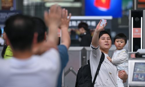 Zašto mladi Kinezi ne žele djecu? Zemlja se očajnički vadi iz demografske krize koju je sama stvorila