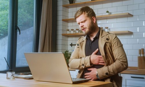 Kad ChatGPT postane rame za plakanje: OpenAI uvodi upozorenja nakon alarmantnog slučaja
