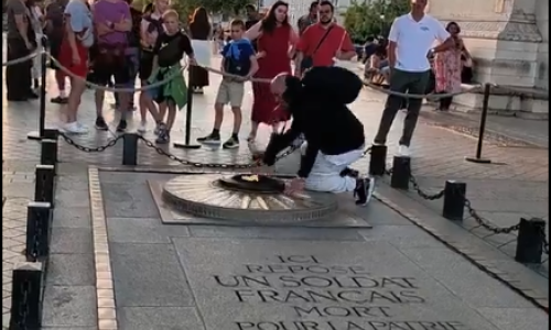 Marokanac zapalio cigaretu na vječnom plamenu u Parizu: Prijeti mu deportacija