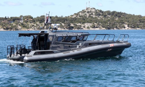 Talijani doživjeli havariju u sjevernom Jadranu, HV angažirao avion i brod i spasio ih