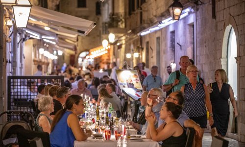 Povećanja i do 75 posto: Pogledajte koliko su poskupjela jela u restoranima na Jadranu