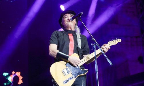 Pod zvjezdanim nebom pulske Arene Plavi orkestar održao koncert za pamćenje