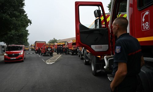 Požar u tvornici klora na jugu Francuske, stanovnici moraju ostati kod kuće