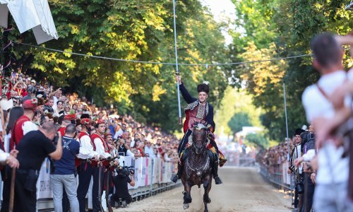 Frano Talaja slavodobitnik je 310. Sinjske alke. Bulj razočaran državnim vrhom: 'Zvao sam i Sanadera'