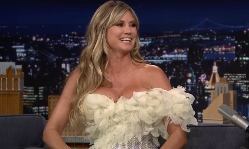 Zna privući pozornost: Zanosna plavuša istaknula siluetu u haljini koja nije za svakoga