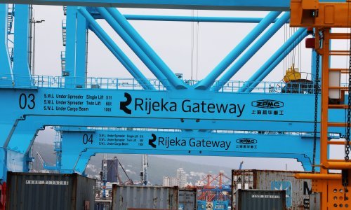 U Rijeka Gateway pristali prvi testni brod i vlak