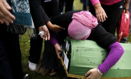 Hrvatski državljanin oštetio spomenik žrtvama iz Srebrenice