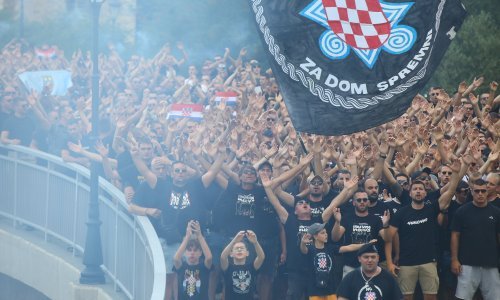 Ante Nazor i udruge udarili po mimohodu navijača: Nisu imali državnu zastavu, već onu HOS-a