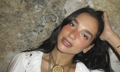 Dua Lipa zablistala u senzacionalnoj haljini s kristalima kakva se rijetko viđa