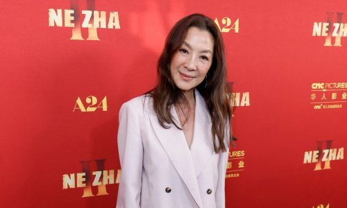 Sve je uspjela iznenaditi: Na premijeru stigla u najomraženijim sandalama