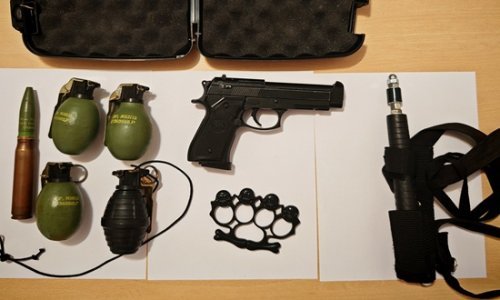 Po Supetru hodao naoružan pištoljem, bombama i palicom: Tražio je muškarca