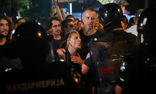 Novi val prosvjeda u Srbiji, ima ozlijeđenih prosvjednika i policajaca. Oglasio se Vučić
