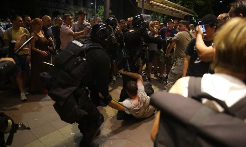 Eskalirale napetosti u Srbiji: 'Vučić je sinoćnjim sukobima htio izazvati građanski rat!'