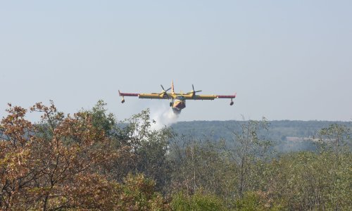 Zračne snage pomažu gašenju požara u Murvici