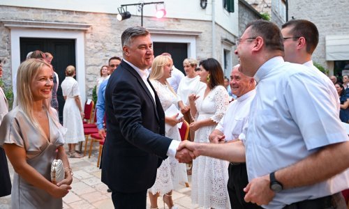 Milanović: Pred Europom neizvjesne godine, Hrvatska si ne smije dopustiti avanturizam