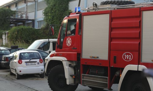 Noćas izbio požar u proizvodnom pogonu Pan-Peka na zagrebačkoj Peščenici