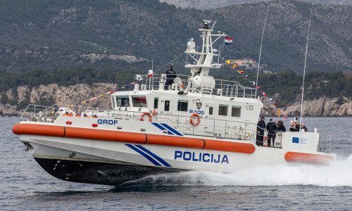 U požaru glisera teško ozlijeđen 48-godišnjak iz Pule