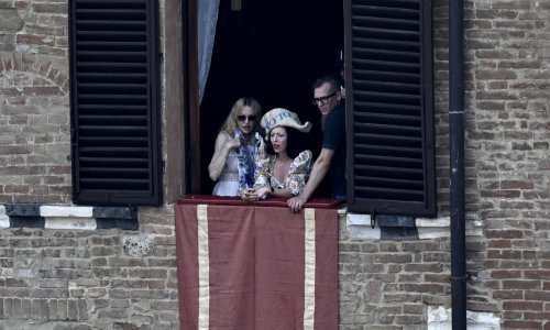 Madonna proslavila 67. rođendan na najopasnijoj konjskoj utrci u Italiji