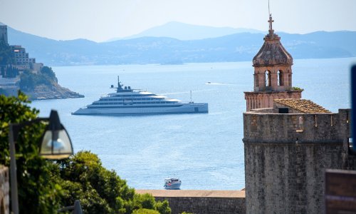 Superluksuzna jahta od 110 metara stigla je do Dubrovnika: Cijena krstarenja je nevjerojatna