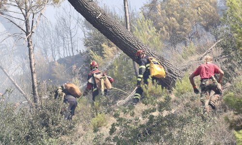 Lokaliziran požar na području Vrsine, zapadno od Trogira