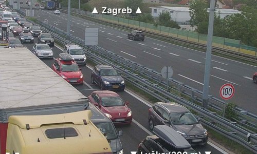 Na Hrvaškem poročajo o povečanem prometu in zastojih na cestah