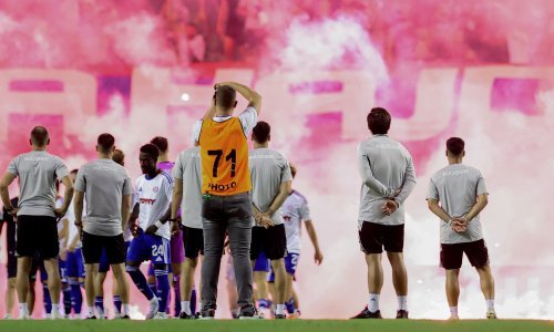 Dok je Torcida bakljama gađala igrače, evo što su napravili navijači s ostalih tribina Poljuda