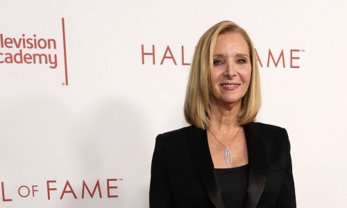 Laskava frizura i vječno odijelo: Zvijezda 'Prijatelja' pronašla je dobitnu modnu formulu