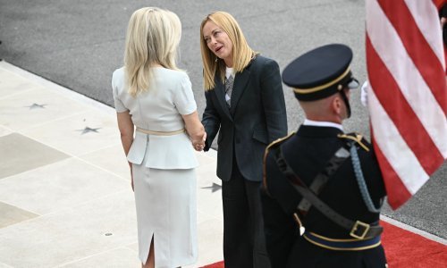 Cipele talijanske premijerke uvijek su nepogrešiv odabir; nose se u baš svim prigodama