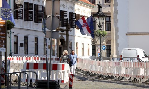 FOTO Nakon pet godina Zagrepčani se ponovno mogu šetati Markovim trgom