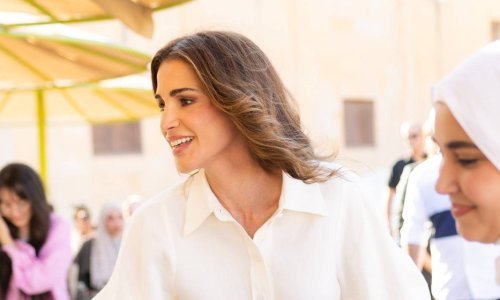 Kraljica Rania odabrala pomalo neobičan modni dodatak: Je li uprskala čitav outfit?