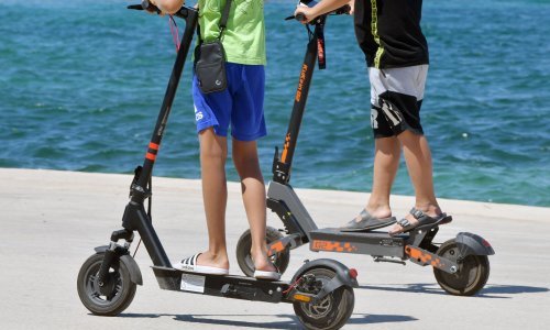 Još jedna nesreća s romobilima: Dvoje djece na Viru teško ozlijeđeno