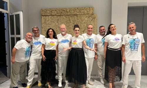 Doris Dragović izazvala euforiju: U hit merchu zapjevala pred tisućama fanova pa rasprodala cijelu kolekciju