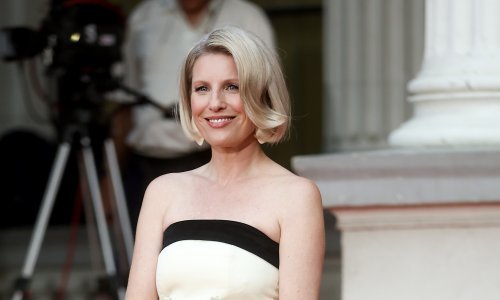 Chic trenutak Ide Prester: Na crvenom tepihu blistala u kreaciji čistih linija i bezvremenskog šarma